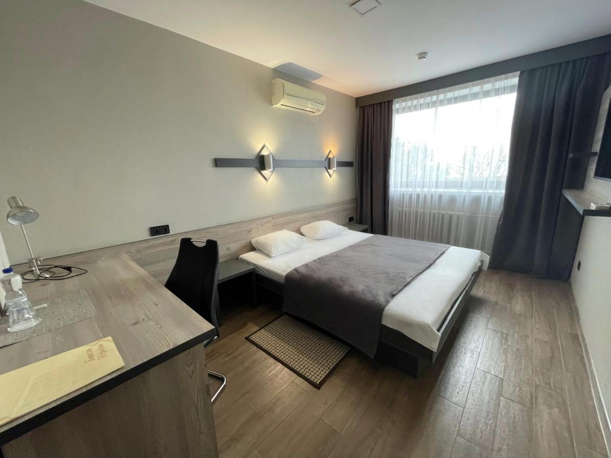 Hotel Complex Ukraine Lutsk Exterior photo